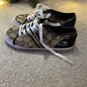 Coach Women's Tan and Black Loafers